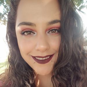 Meet your Posher, Adrienne